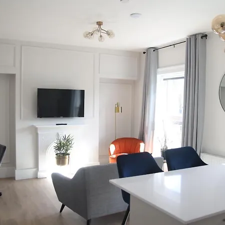 Crawford House- Scholarlee Living