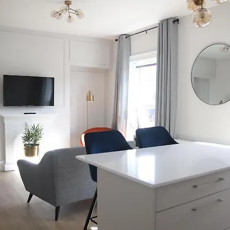 Crawford House- Scholarlee Living