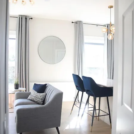 بيت ضيافة Crawford House- Scholarlee Living