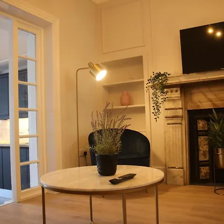 Crawford House- Scholarlee Living بيت ضيافة 3*